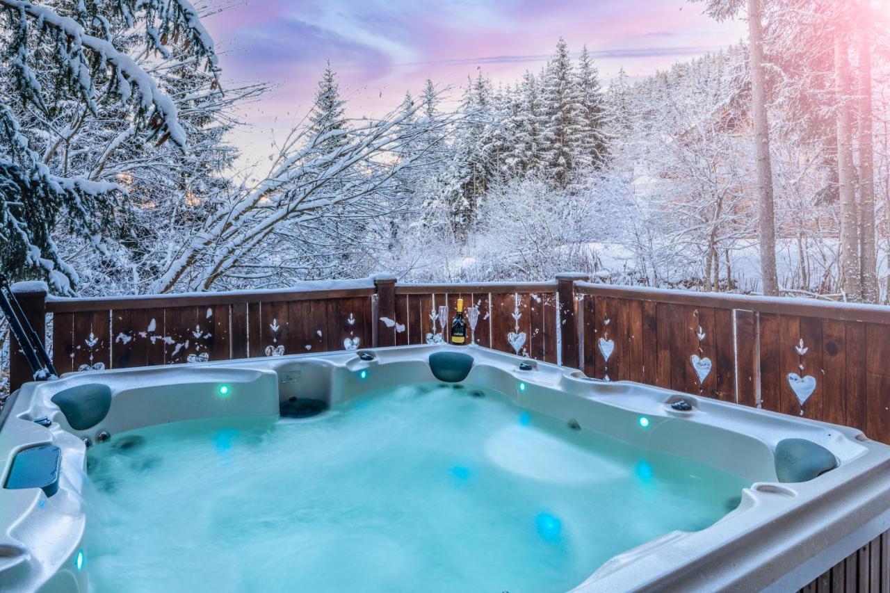 Chalet Cote Coeur, La Tania, With Outdoor Hot Tub And 7 Ensuite Rooms Eksteriør billede